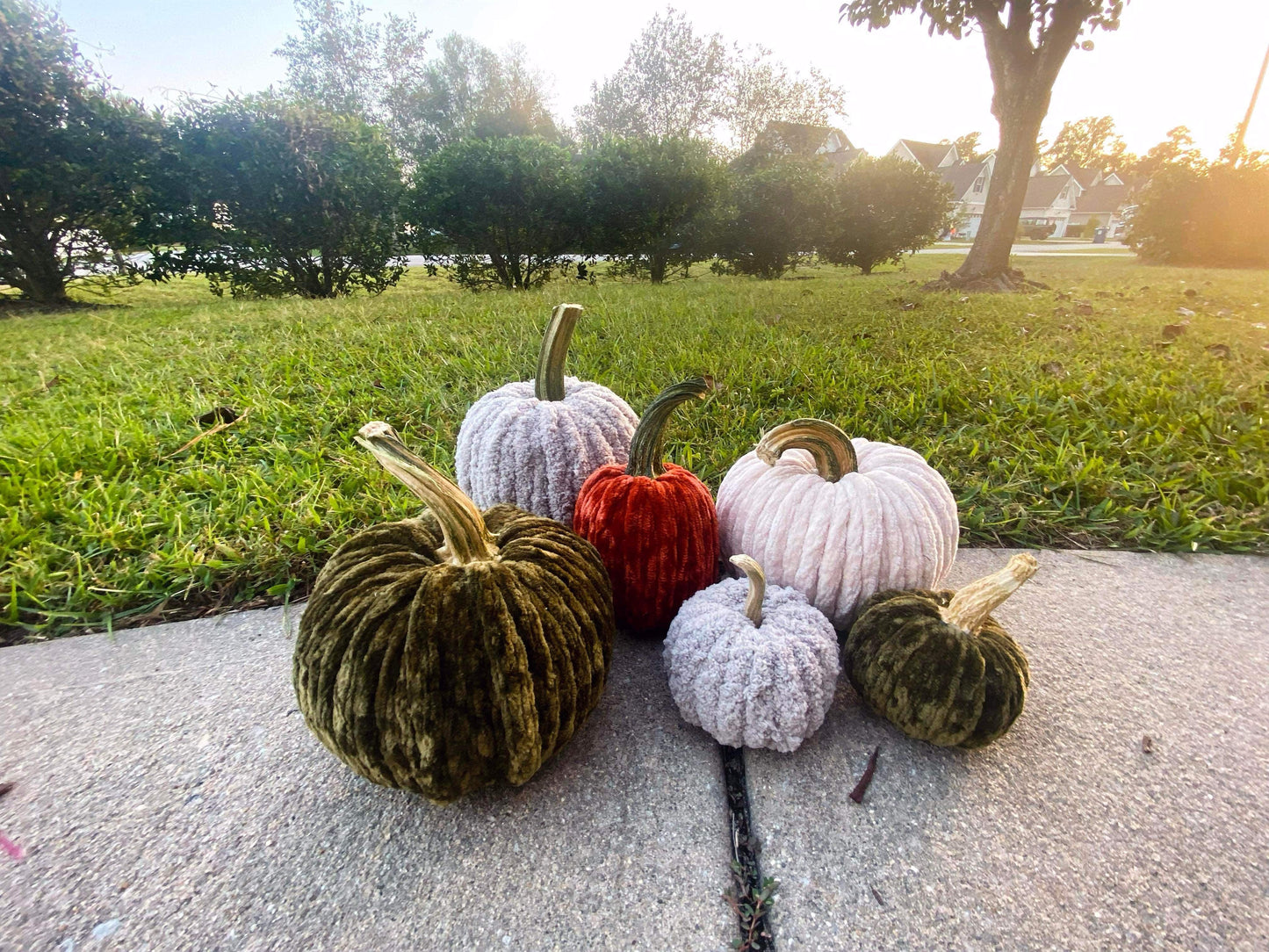 Chunky Yarn Pumpkins - Brush Tips Art Studio